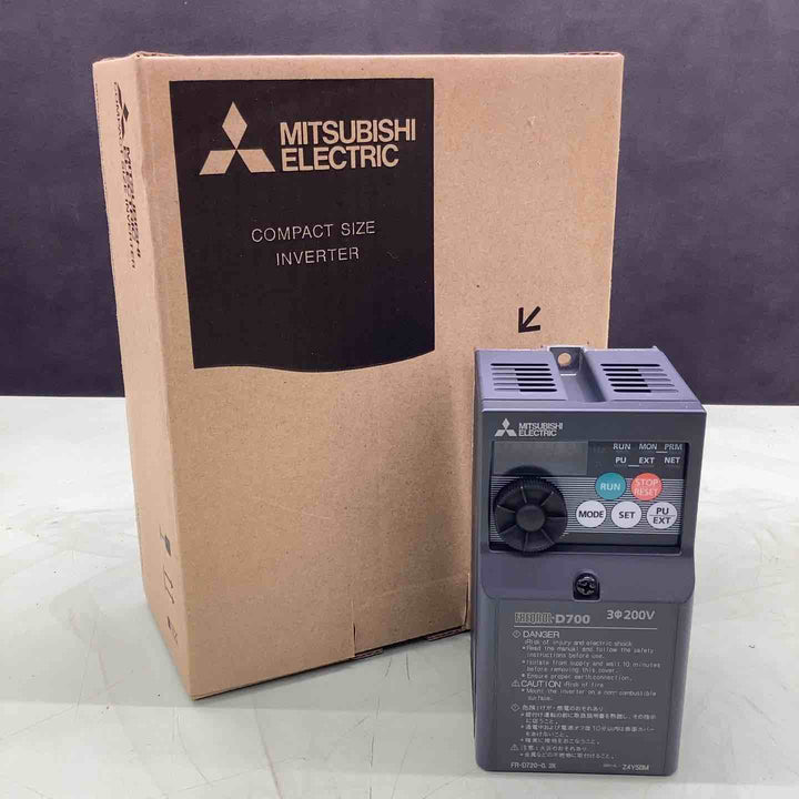 三菱電機 汎用インバータ FREQROL-D700 FR-D720-0.2K【越谷店】