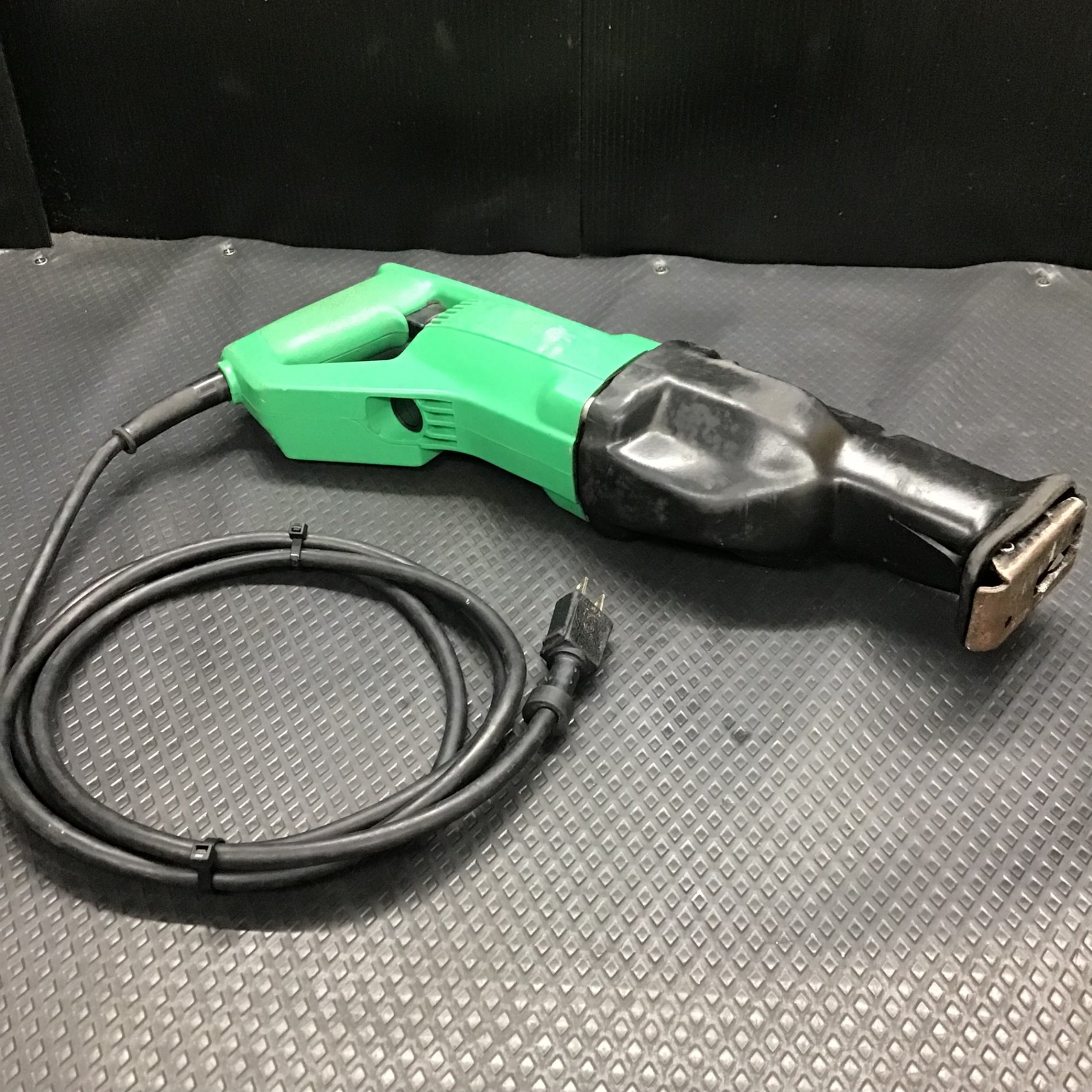 中古品】 ハイコーキ/HIKOKI ※旧:日立工機 電子セーバソー CR12V 中古品】 ハイコーキ/HIKOKI ※旧:日立工機 電子セーバソー CR12V