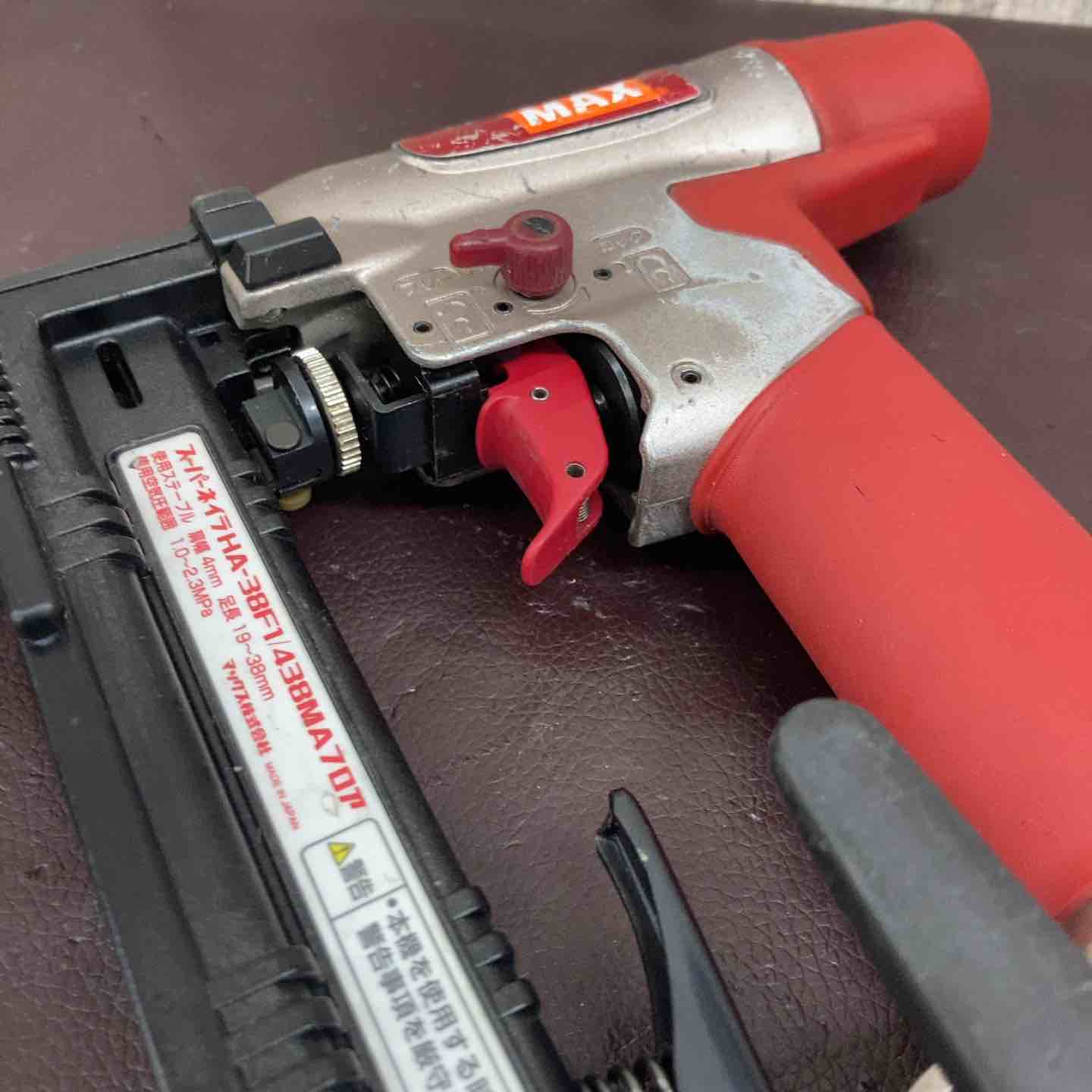 中古品】マックス(MAX) 高圧フロアタッカ HA-38F1/438MAフロア 4MA
