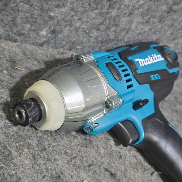 【特別特価！未使用品】マキタ(makita) インパクトドライバ TD0220【桶川店】