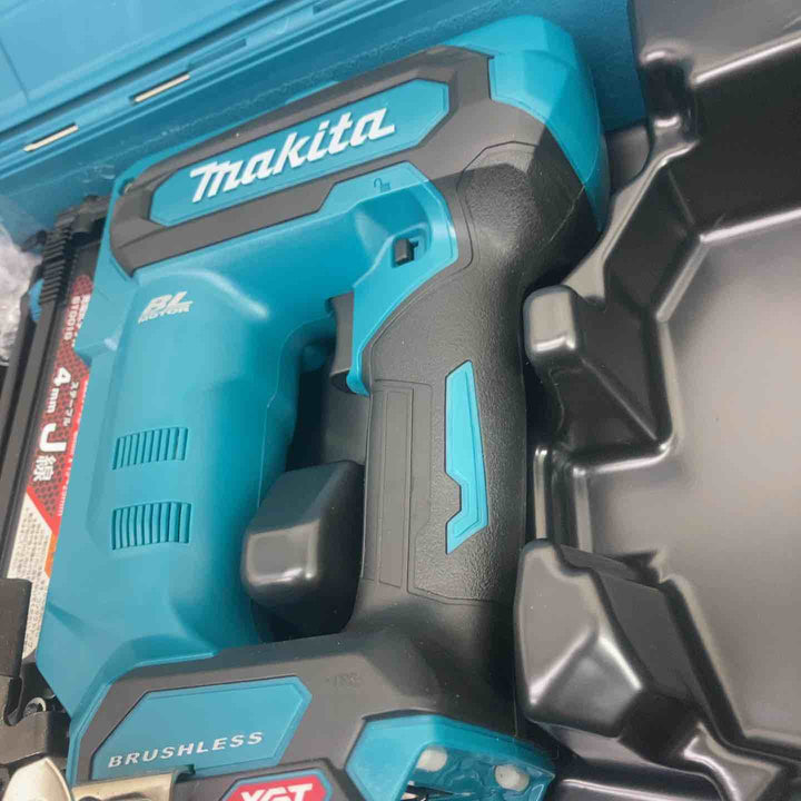 ★マキタ(makita) コードレスタッカー ST001GZK【町田店】