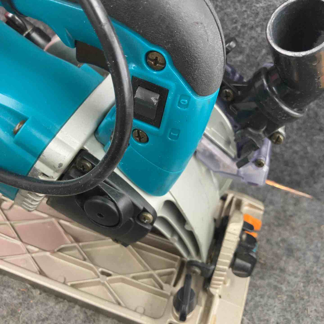 ◇マキタ(makita) 125mm防じん丸ノコ 5205FX【鴻巣店】