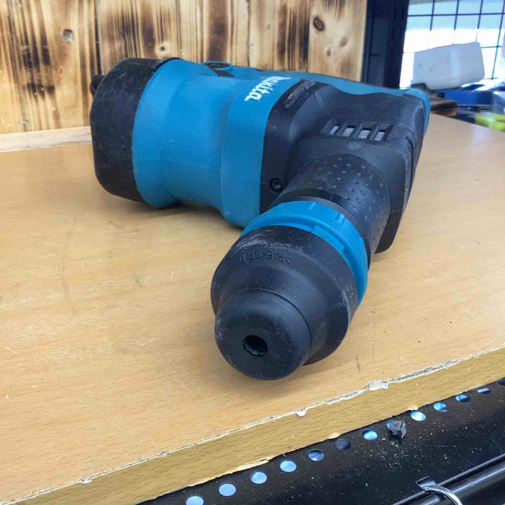 ★マキタ(makita) 電動ケレン スタンダードタイプ HK1820【越谷店】