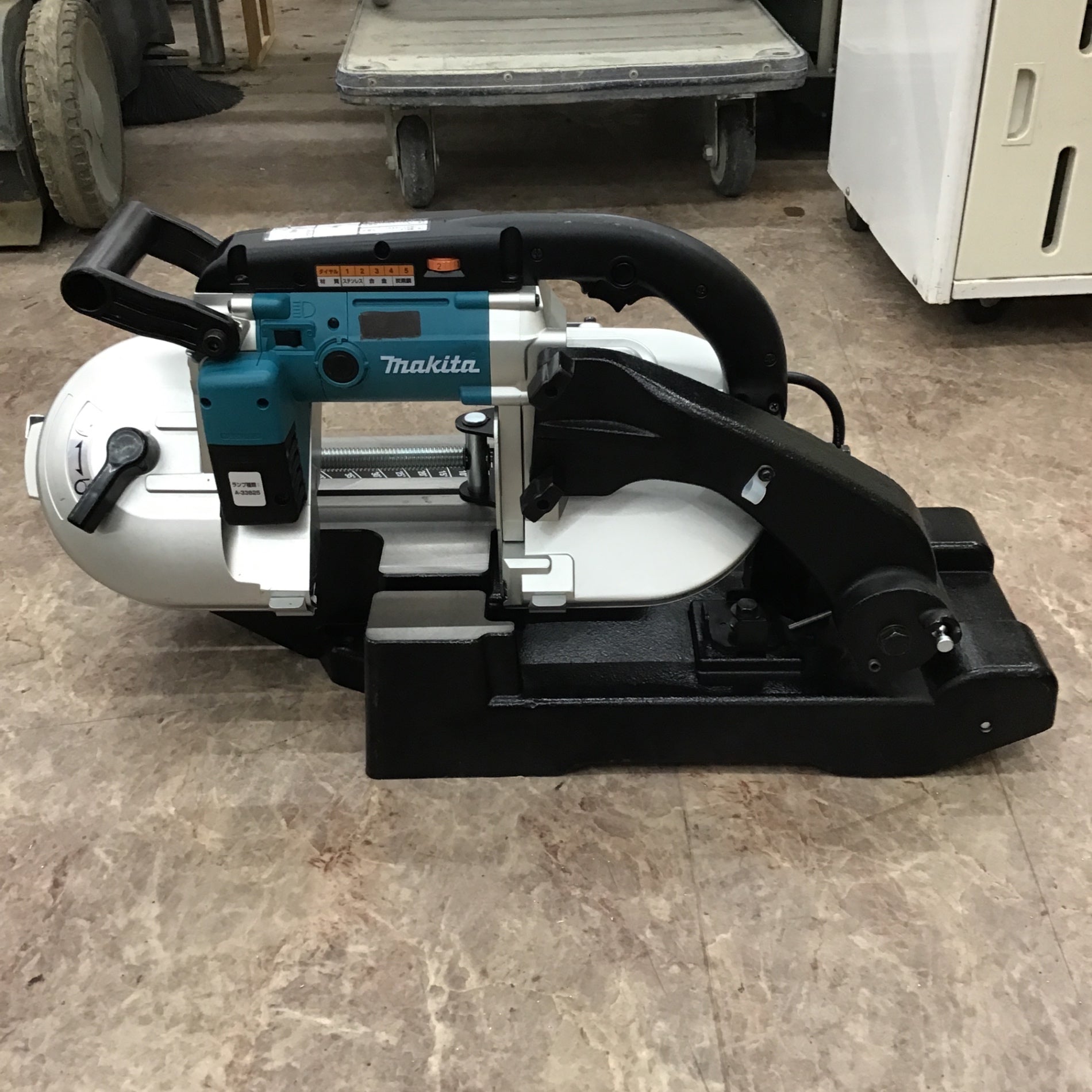 店頭受取り限定】☆マキタ(makita) ポータブルバンドソー 2107FW【所沢