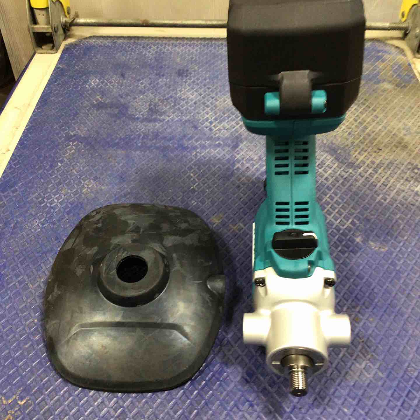 ☆マキタ(makita) コードレスかくはん機 UT130DRG【草加店】 – アクト