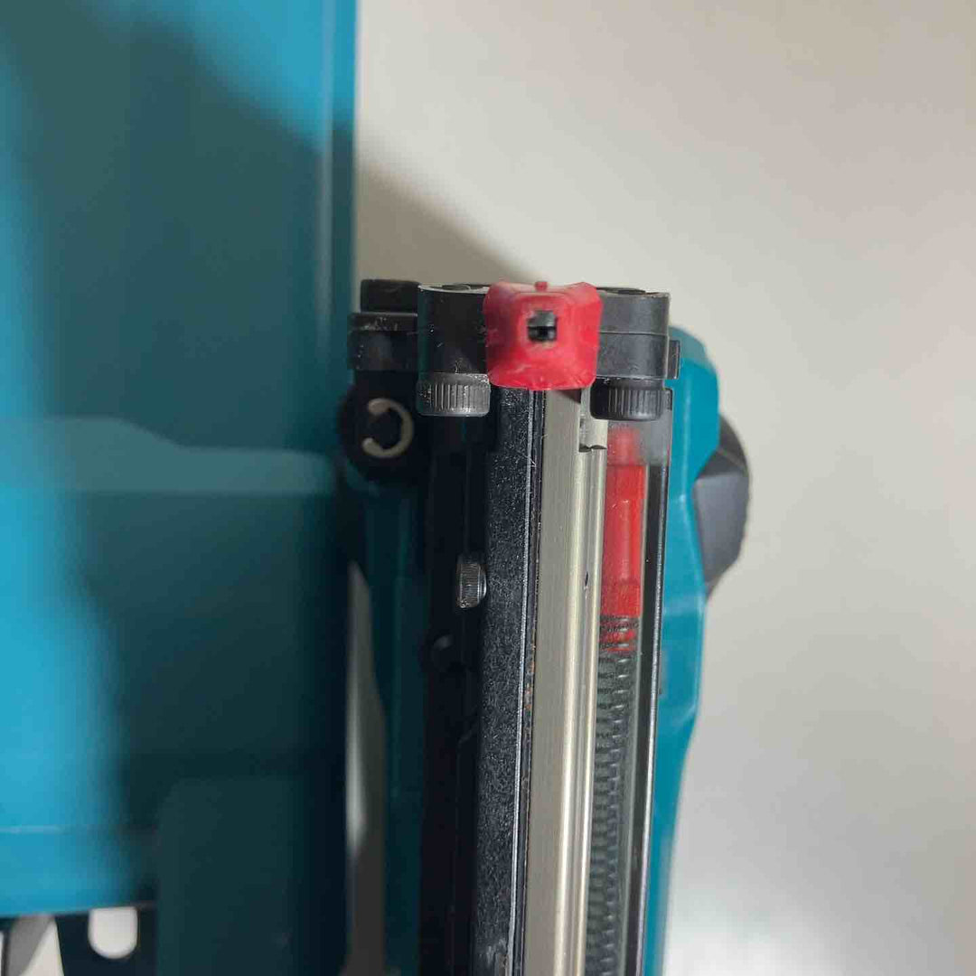 ★マキタ(makita) コードレスピンネイラ PT353DZK【戸田店】