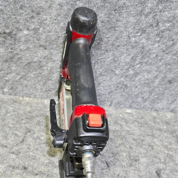 【中古品・メーカーメンテ済み！】マキタ(makita) 高圧ピンネイラ AF501HP【桶川店】