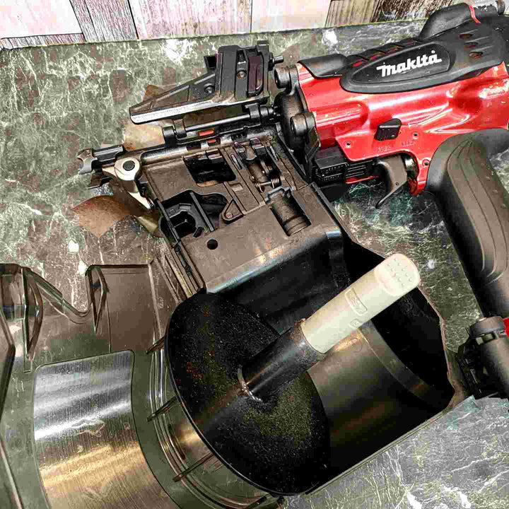 ★マキタ(makita) 高圧エア釘打ち機 AN930H【八潮店】
