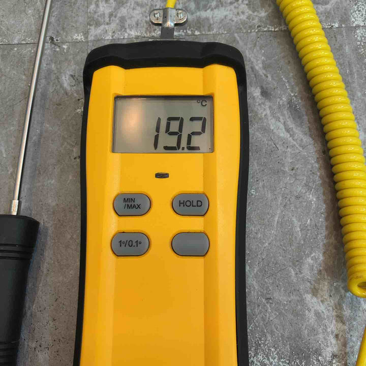 A&D Kタイプ 熱電対温度計 AD-5601A  AD-1215 セット【八潮店】