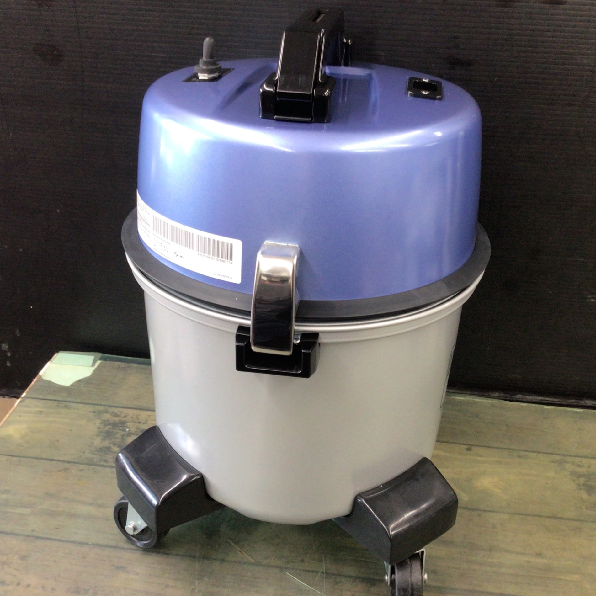 業務用掃除機　HITACHI CV-95H2 日立 Amazon | 日立 掃除機 業務用 強力パワー360W 鋼板製ボディ 大
