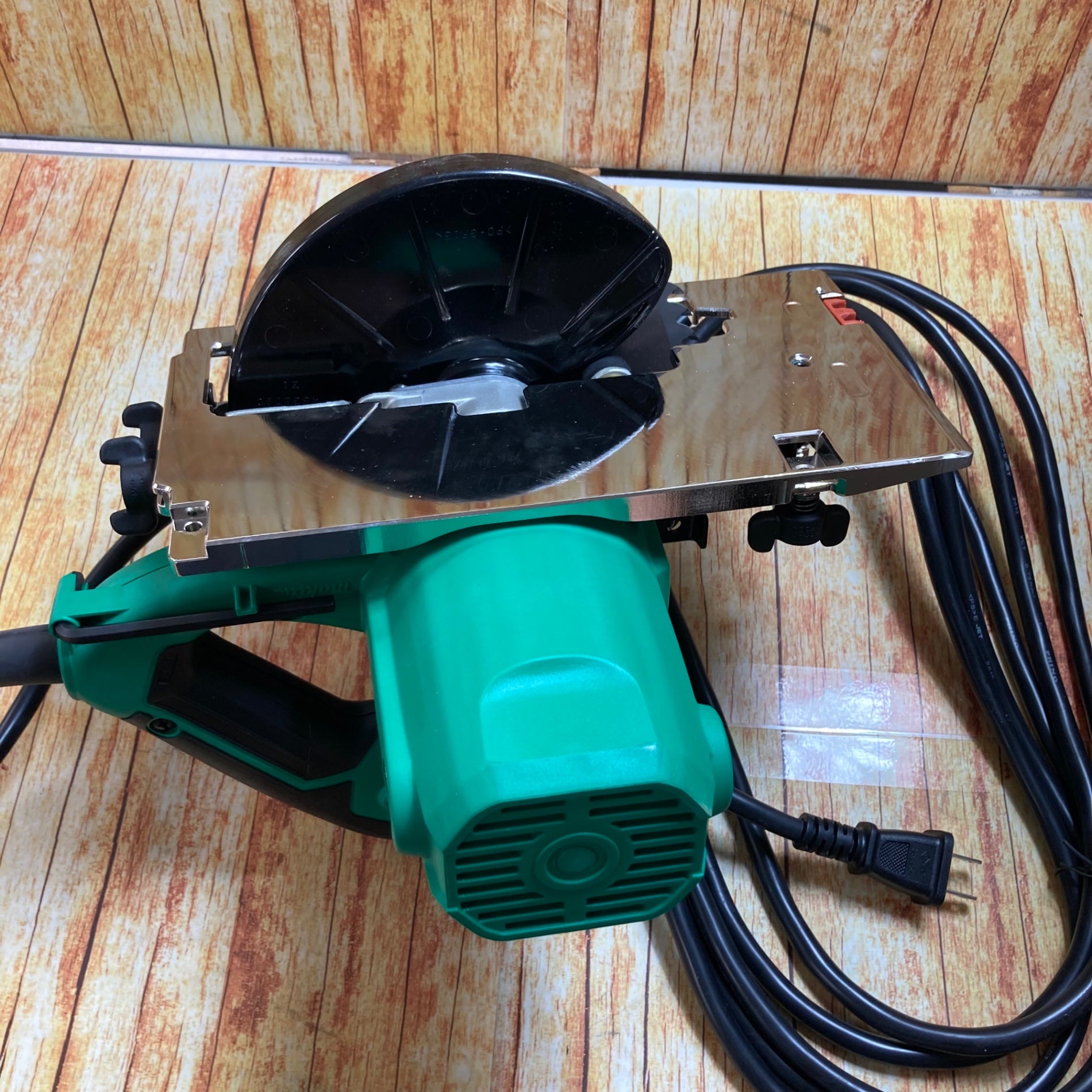 makita 165mm マルノコ M565 マキタ（makita） 電気マルノコ M565 のこ刃径165mm 切込み深さ57mm