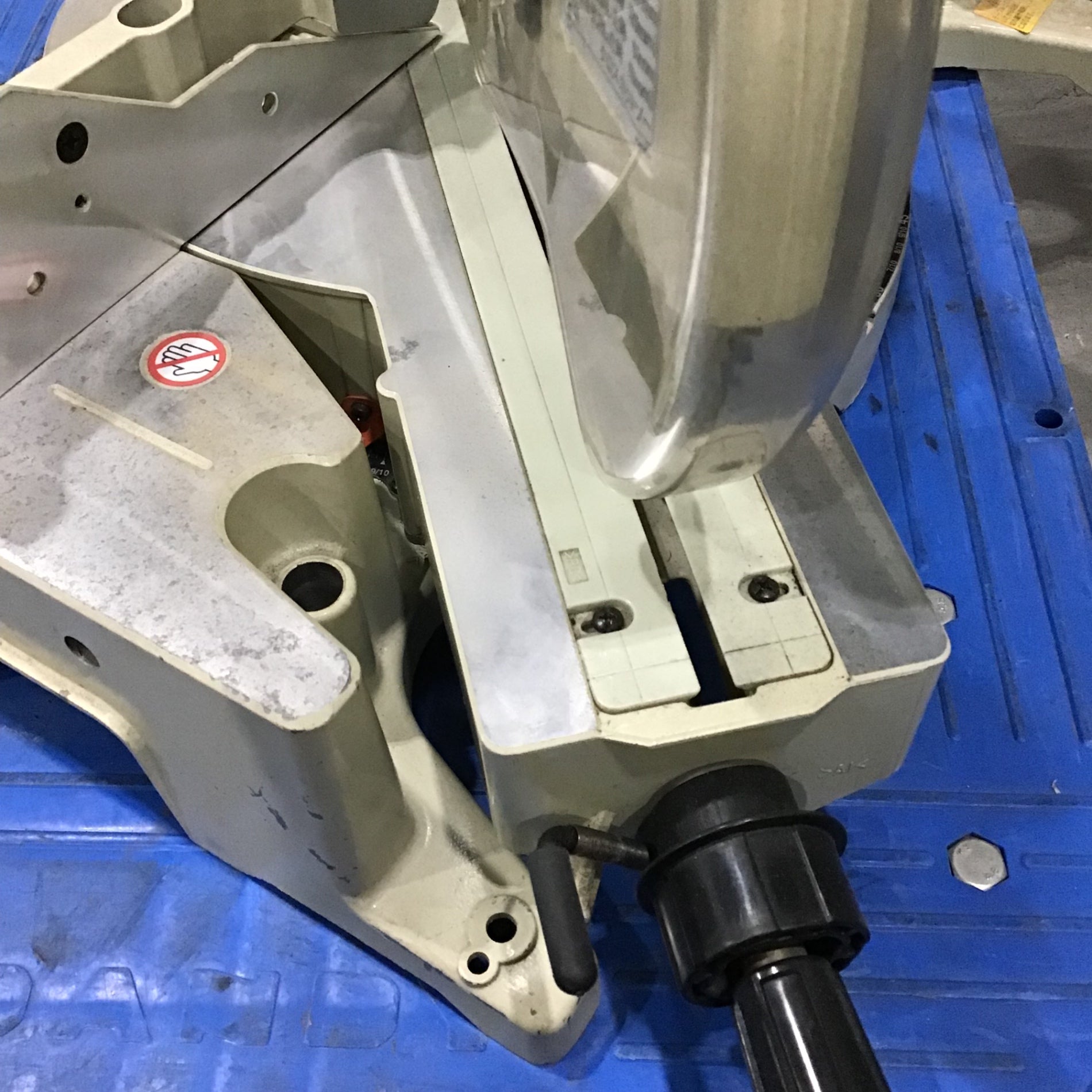 店頭受取り限定】マキタ(makita) スライド丸ノコ LS1213【川口店