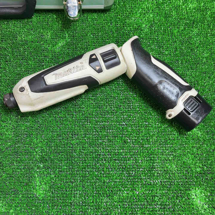 ☆マキタ(makita) コードレスペンインパクトドライバ TD021DSW【藤沢店】