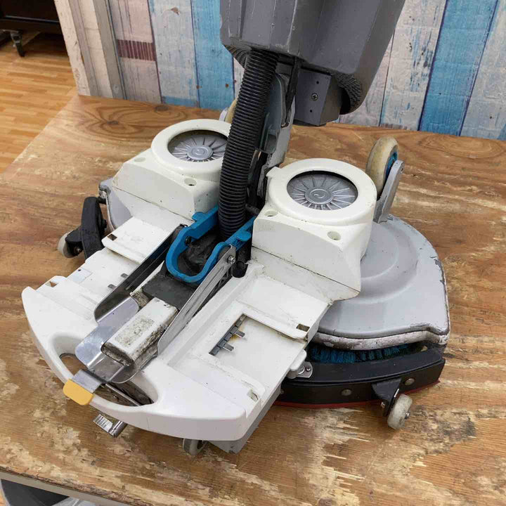 【中古品 / 店頭受取り限定】くうかん/i-team 床用コードレスポリッシャー i-mop XL Basic バッテリー2セット 替えブラシ多数付属【柏店】