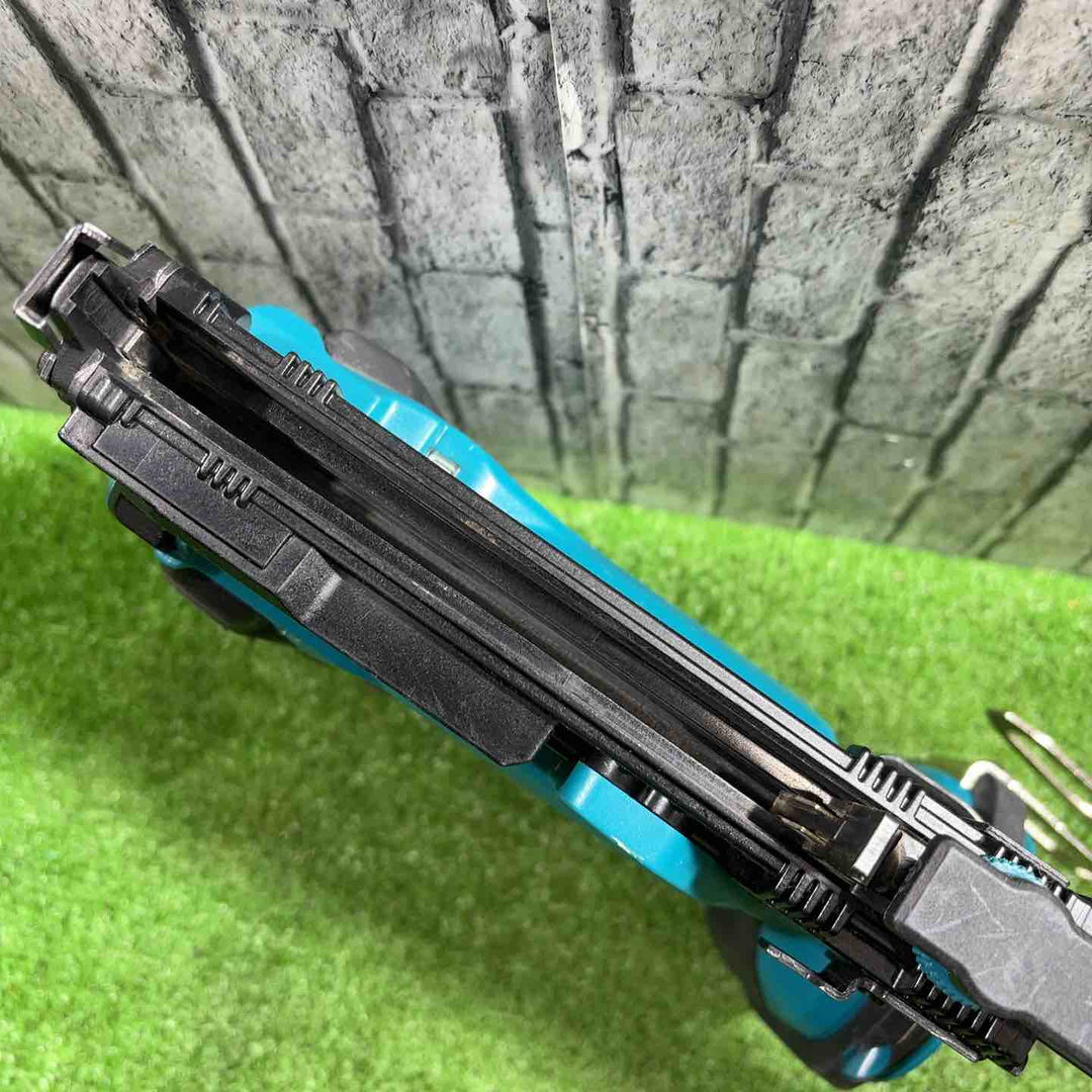 ★マキタ(makita) 18V コードレスタッカー ST421DZK 動作確認済み【川口店】