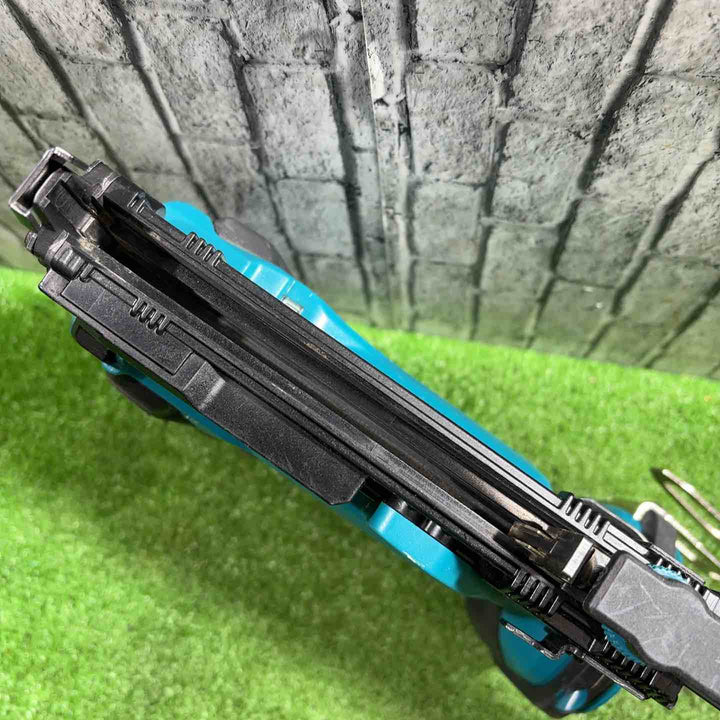 ★マキタ(makita) 18V コードレスタッカー ST421DZK 動作確認済み【川口店】