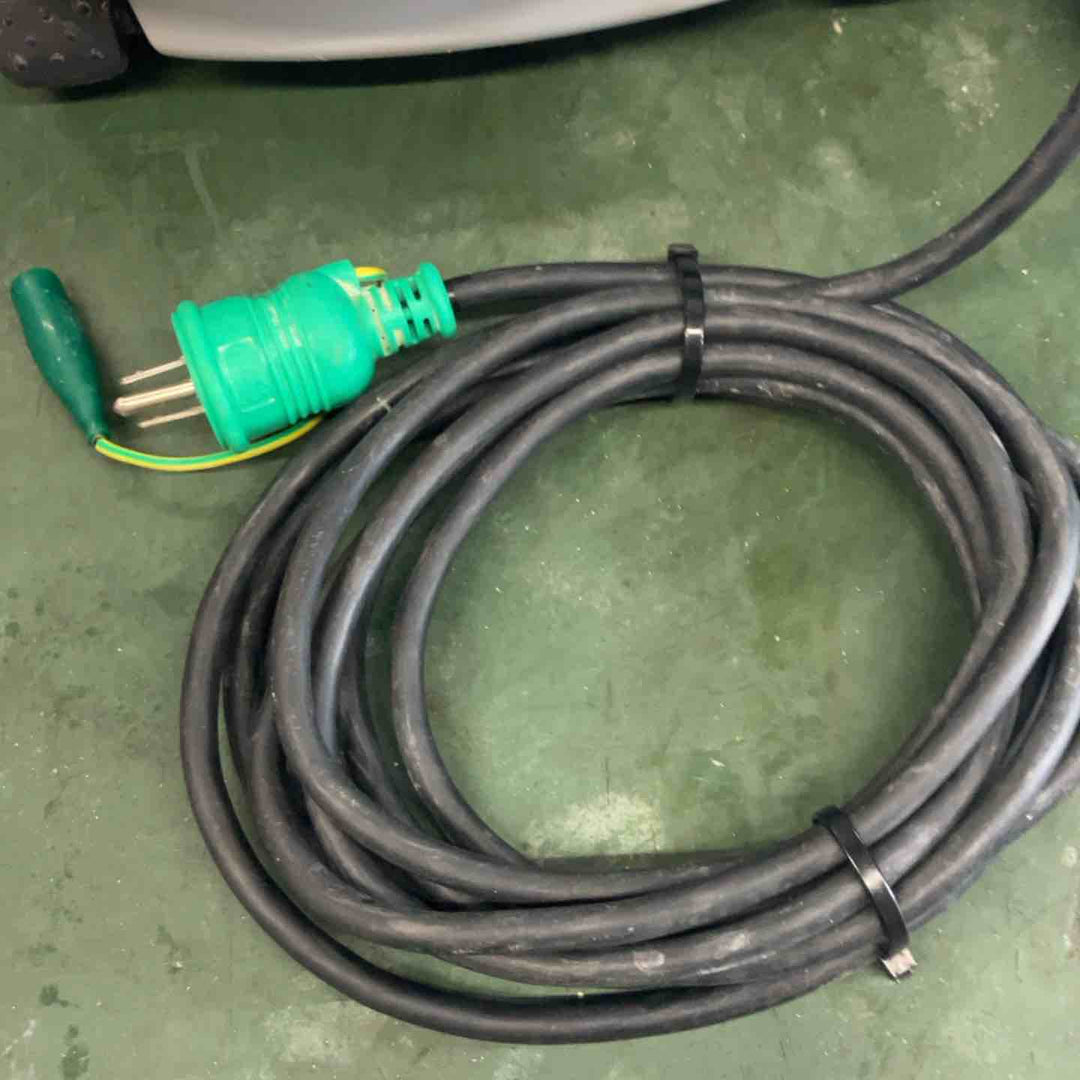 ★マキタ(makita) 集じん機 乾湿両用 VC0820【戸田店】