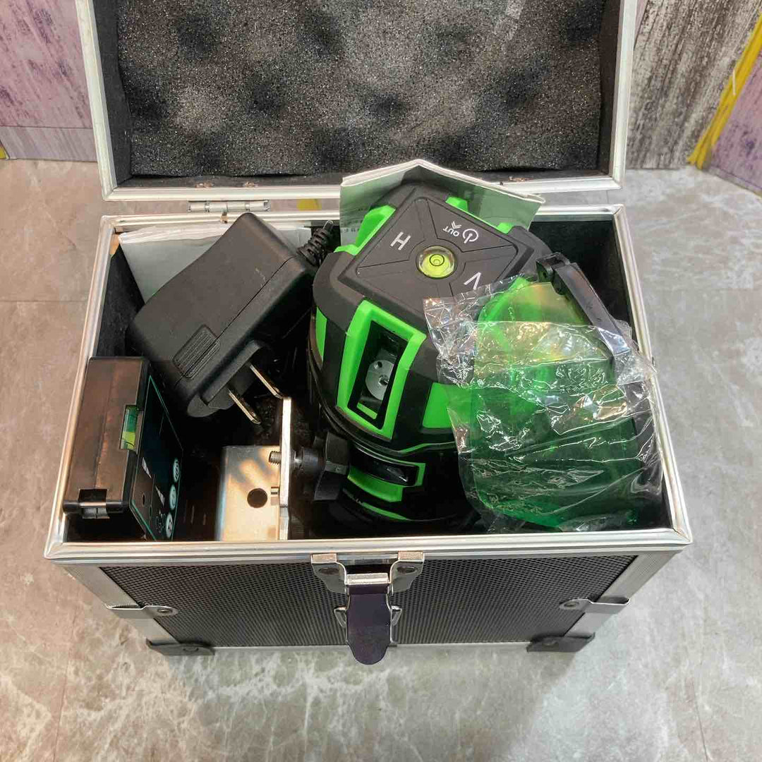【中古品】型式・メーカー不明 グリーンレーザー レーザー墨出し器【八潮店】