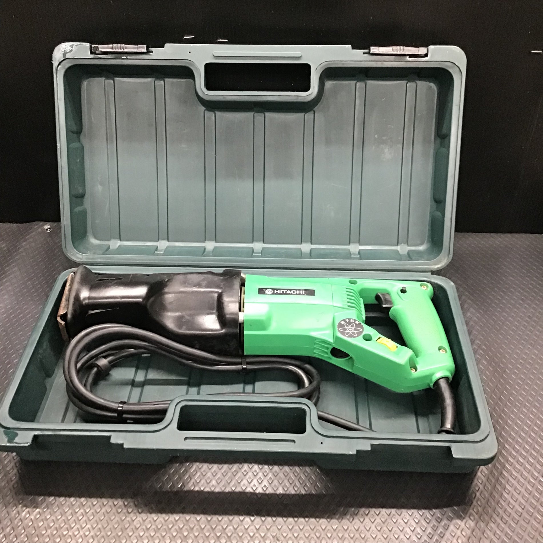 ☆中古美品☆ HIKOKI ハイコーキ 100V 165mm 電子セーバソー CR17Y 本体+ケース セーバーソー レシプロソー 電気のこぎり  切断機 80582 | フリマアプリ ラクマ