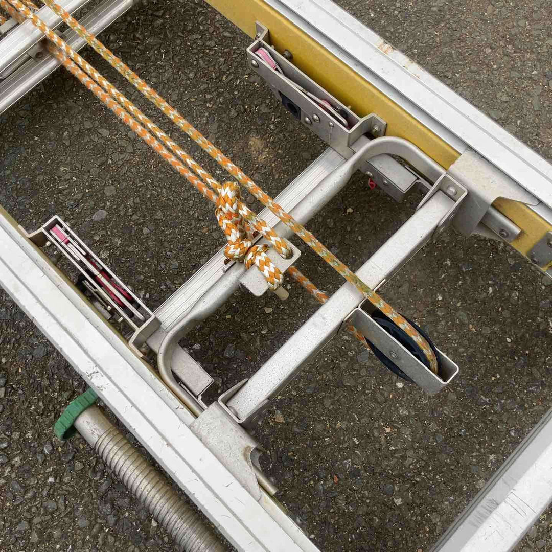 【現状品/店頭受取り限定】◇ナカオ(NAKAO) 三連伸縮はしご LT-8.3 軽太/KARUTA【鴻巣店】