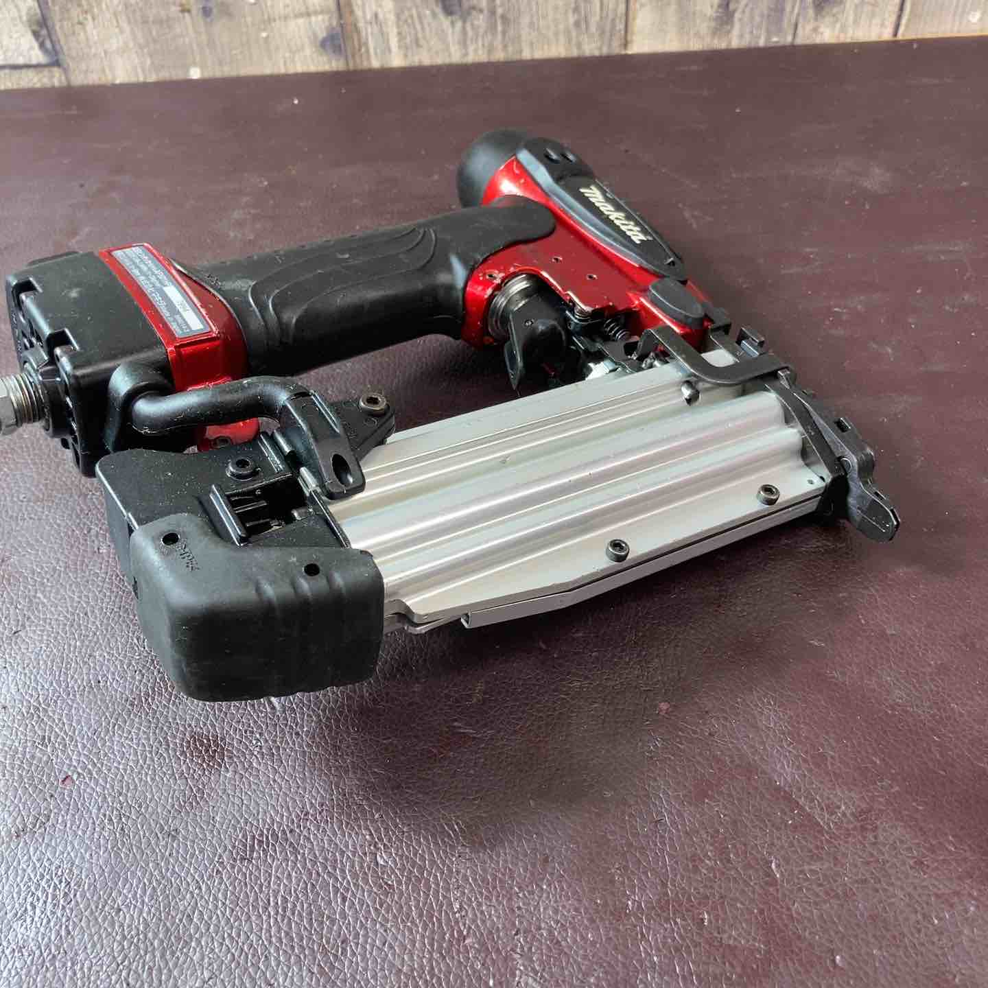 【中古品】 マキタ(makita) 高圧ピンネイラ AF501HP 【東大和店】 中古品】 マキタ(makita) 高圧ピンネイラ AF501HP 【東大和店