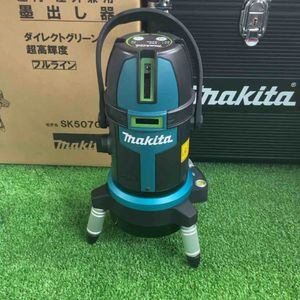 ★マキタ(makita) レーザー墨出し器 SK507GDZN バッテリー、充電器付き　標準付属有 【越谷店】
