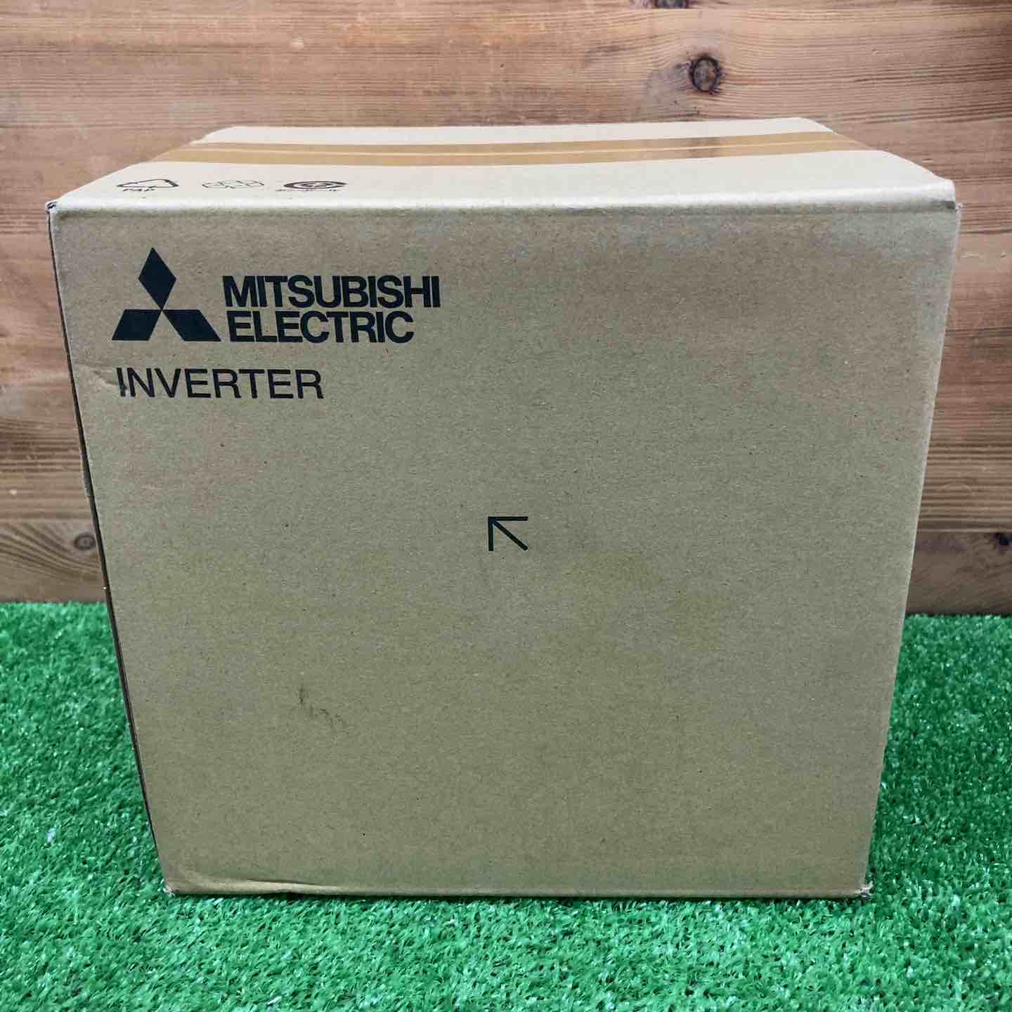 未使用品】 三菱電機/MITSUBISHI インバータ FREQROL FR-E820-3.7K-1