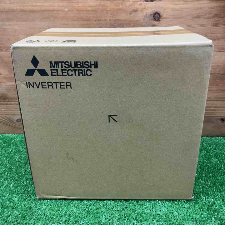 【未使用品】 三菱電機/MITSUBISHI インバータ FREQROL FR-E820-3.7K-1 三相200V 2024年製 【鴻巣店】