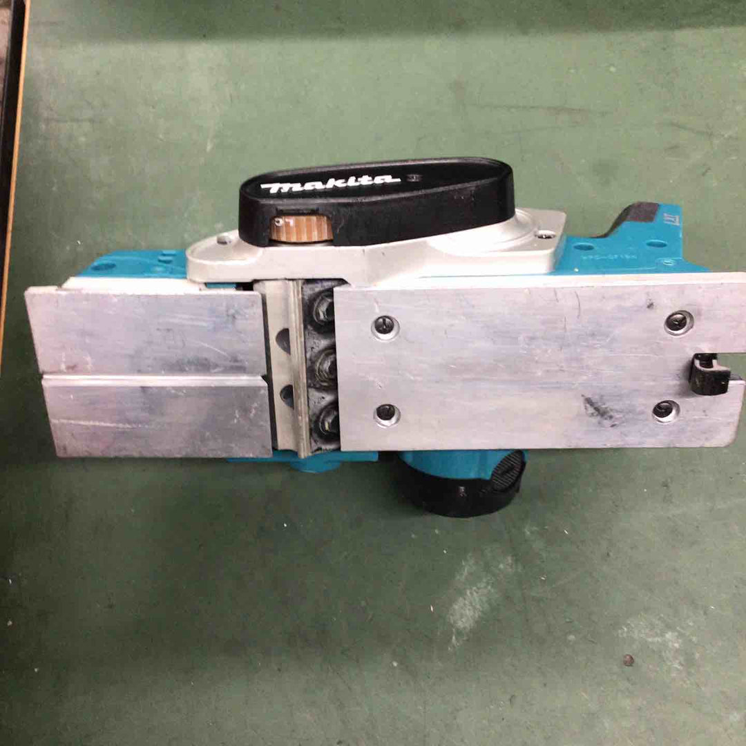 ★マキタ(makita) コードレスカンナ KP180DZ【戸田店】