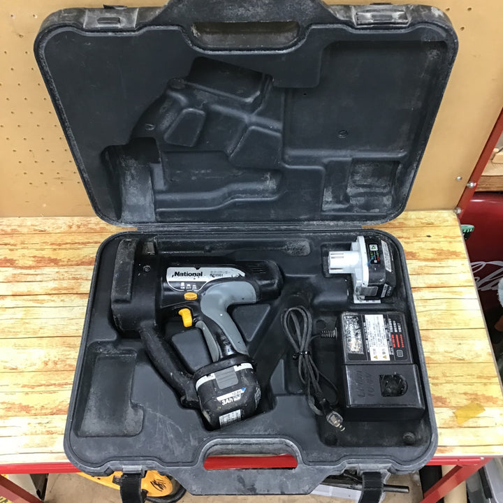 〇パナソニック(Panasonic) コードレス全ネジカッター(黒)本体 EZ3561X-B【川崎店】