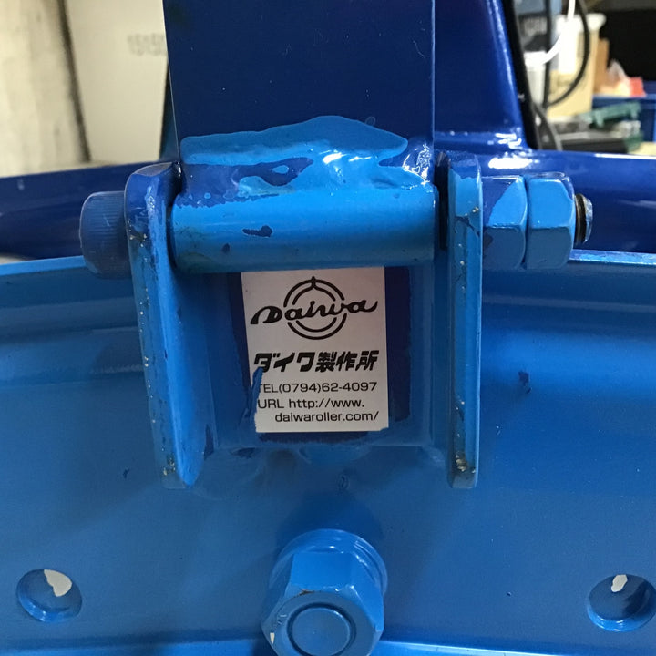 【中古品】ダイワ製作所 ケーブルラック用 3連ローラー バイス付 ①【戸田店】