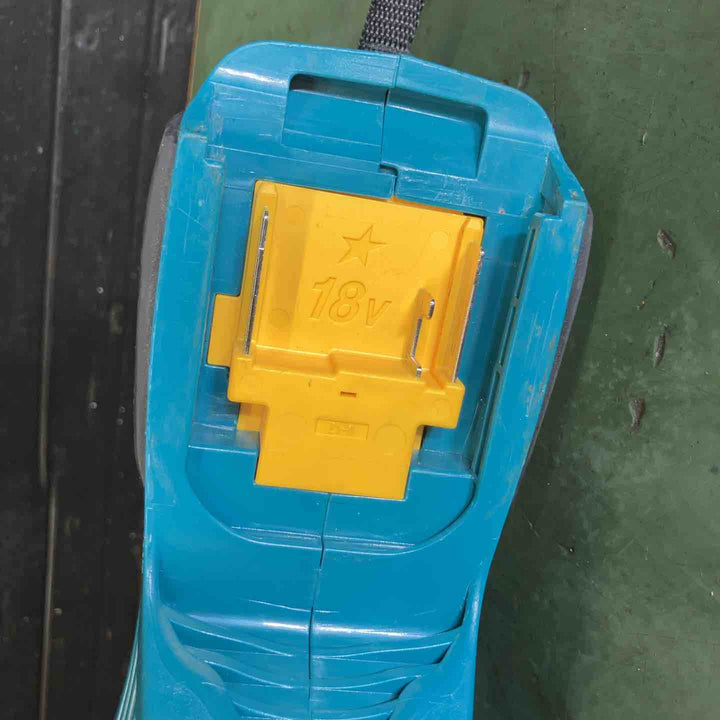 ☆マキタ(makita)18V コードレスクリーナ CL181FDZ ストレートパイプ、ノズル、サッシ(すきま)用ノズル欠品【戸田店】