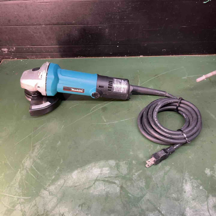 ☆マキタ(makita) 125mm ディスクグラインダ 9535B　本体のみ【戸田店】
