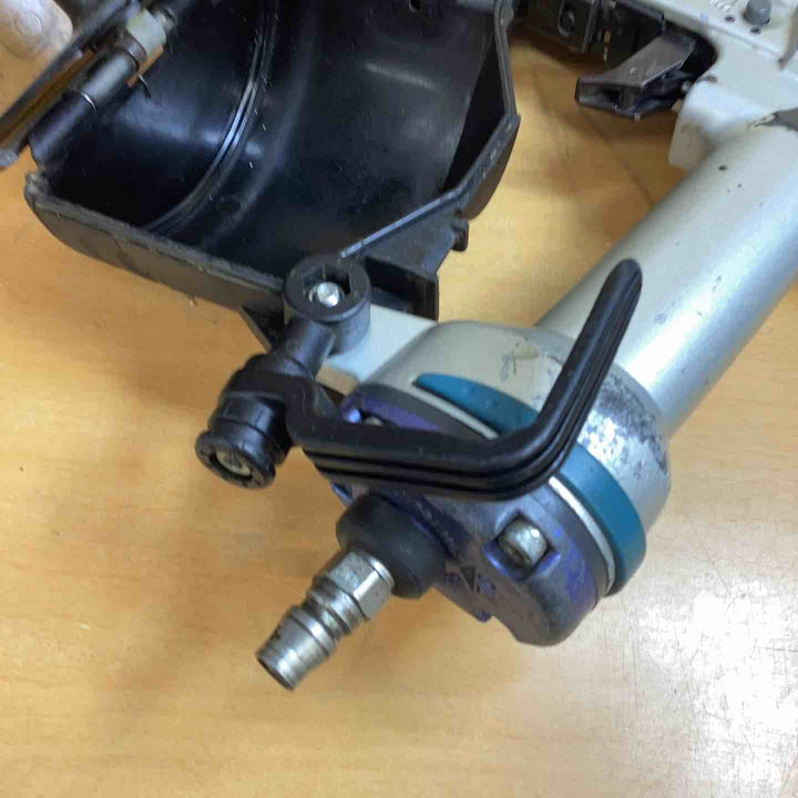 ◇マキタ(makita) 65mm 常圧エア釘打ち機 AN622【越谷店】
