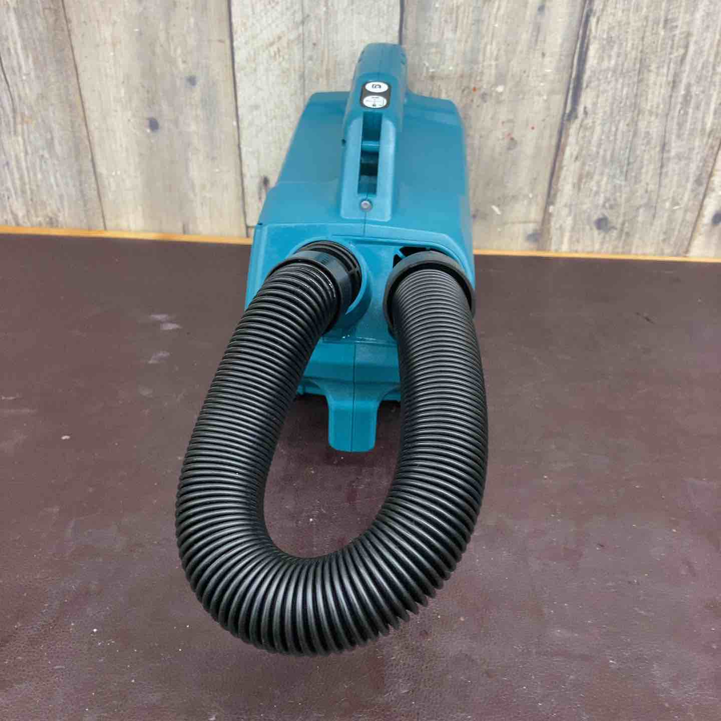 中古美品】 マキタ(makita) コードレス掃除機(充電式クリーナー
