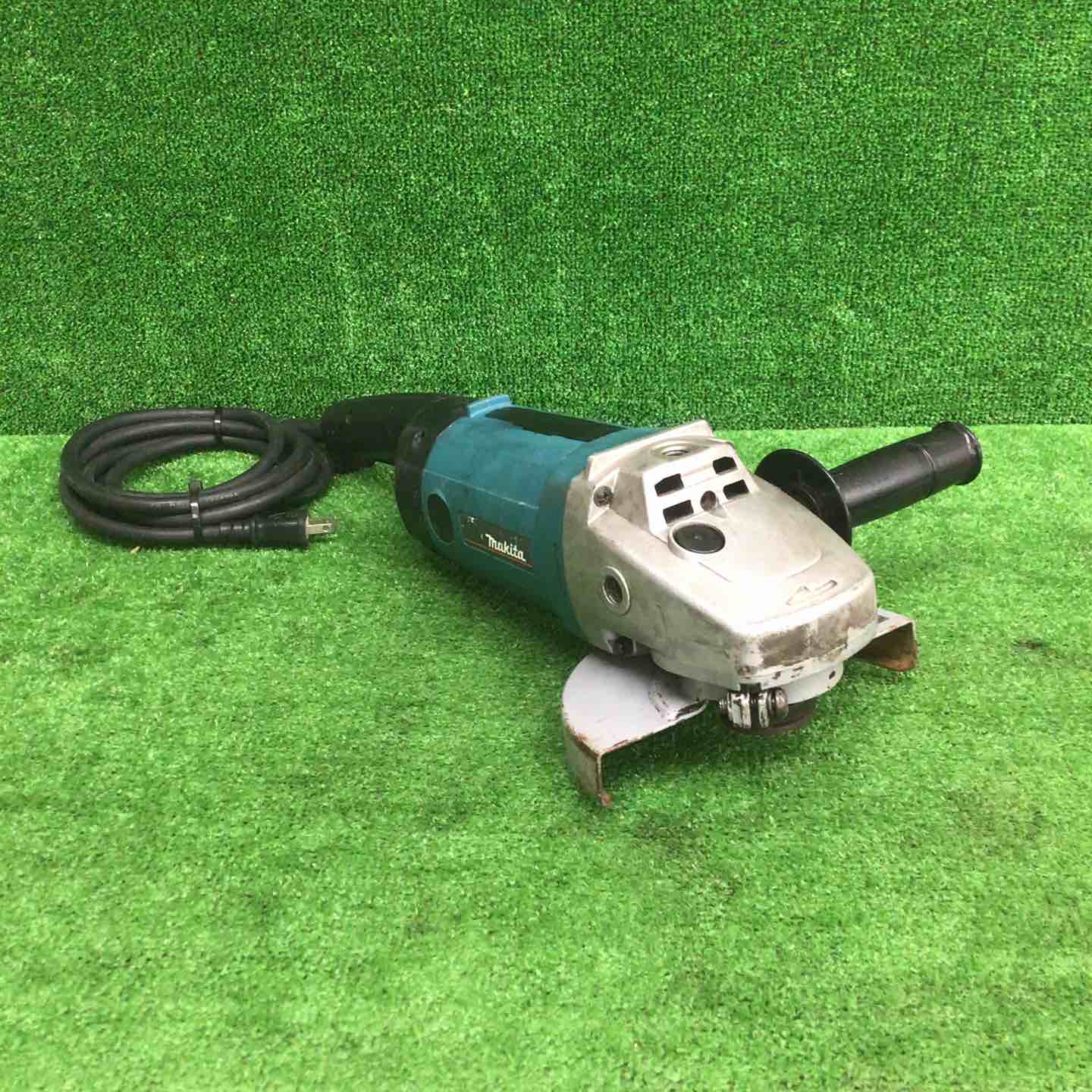 中古品】 マキタ/makita 180mmディスクグラインダー 9047L 【鴻巣店 中古品】 マキタ/makita 180mmディスクグラインダー 9047L 【鴻巣店