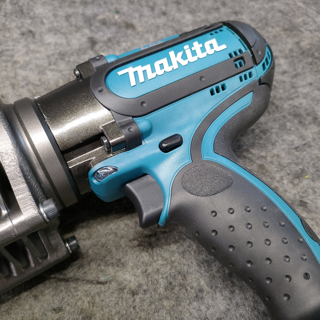 ★マキタ(makita) コードレスパンチャー PP200DRG【岩槻店】