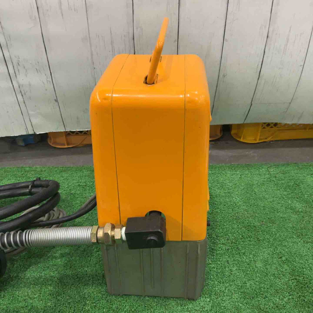 ◇泉精器(IZUMI) 電動リモコン式油圧ポンプ R14E-F【川口店】