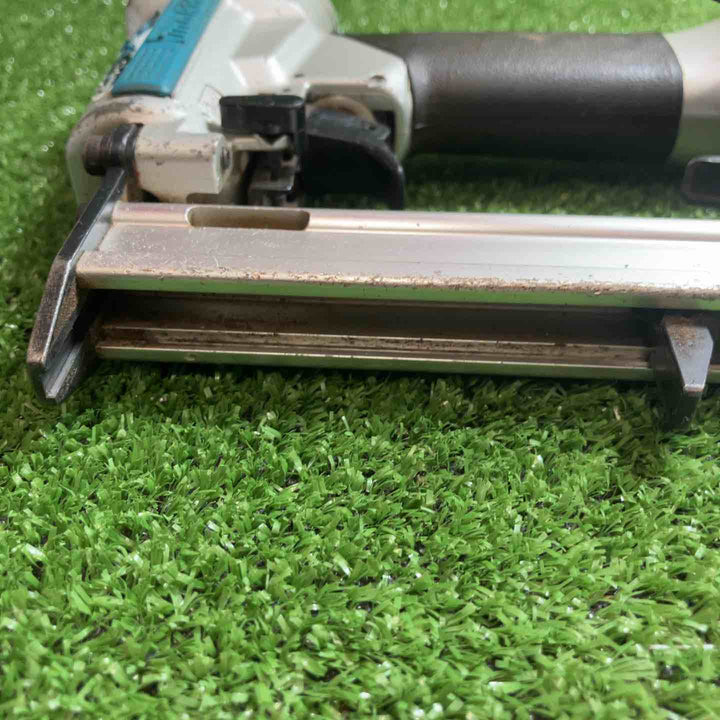 ◇マキタ(makita) 常圧エアタッカ  AT425A【川崎店】