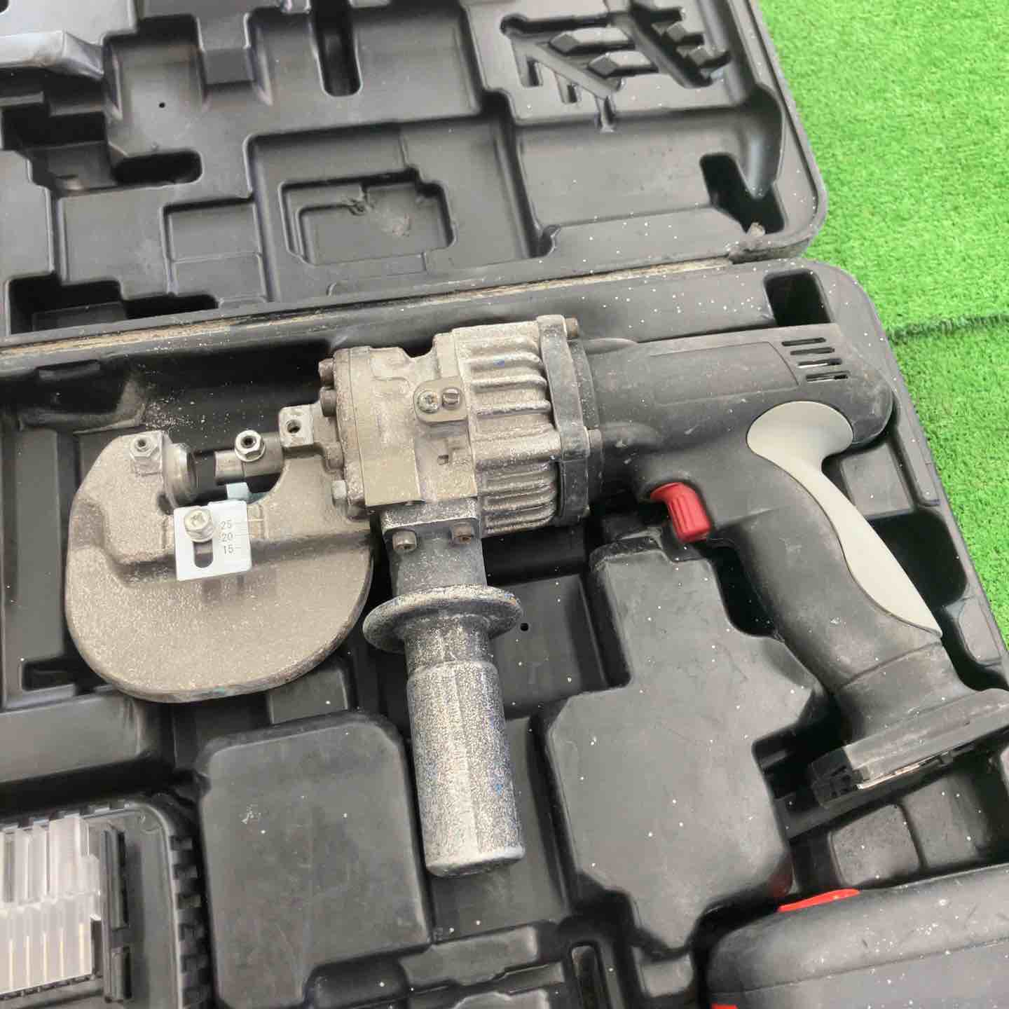 育良精機 IS-MP15LX コードレスパンチャー 電動油圧充電式パンチャー【船橋馬込店】【店頭取引限定】【中古】ITMKG2NAESLC イクラ (育良) IS-MP15LX コードレスパンチャー (電動油圧 充電式
