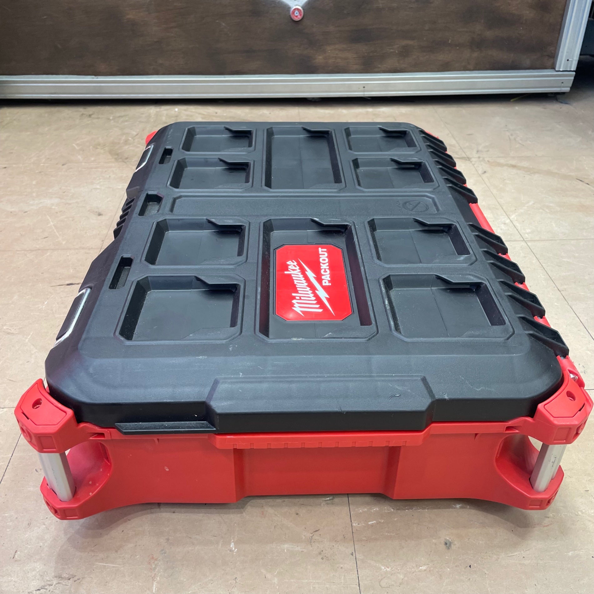 中古品】48-22-8424 PACKOUT ツールボックス Mサイズ 中古品】48-22-8424 PACKOUT ツールボックス Mサイズ