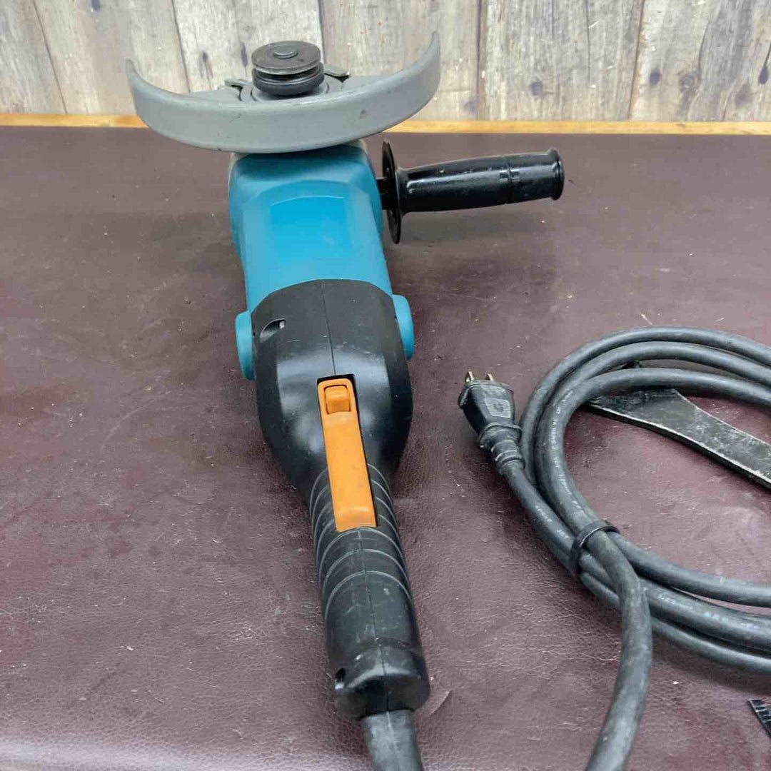 【中古品】 マキタ(makita) 180mm電子ディスクグラインダ GA7011C 【東大和店】