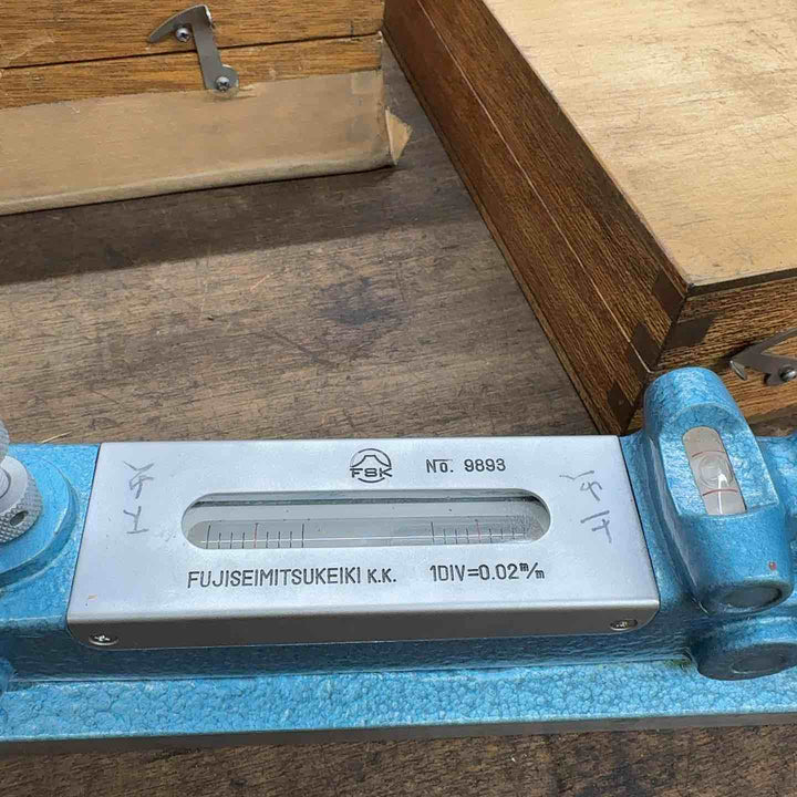 富士精密計器製作所 精密角型水準器 No,9893 サイズ200 0.02ｍ/ｍ【八潮店】