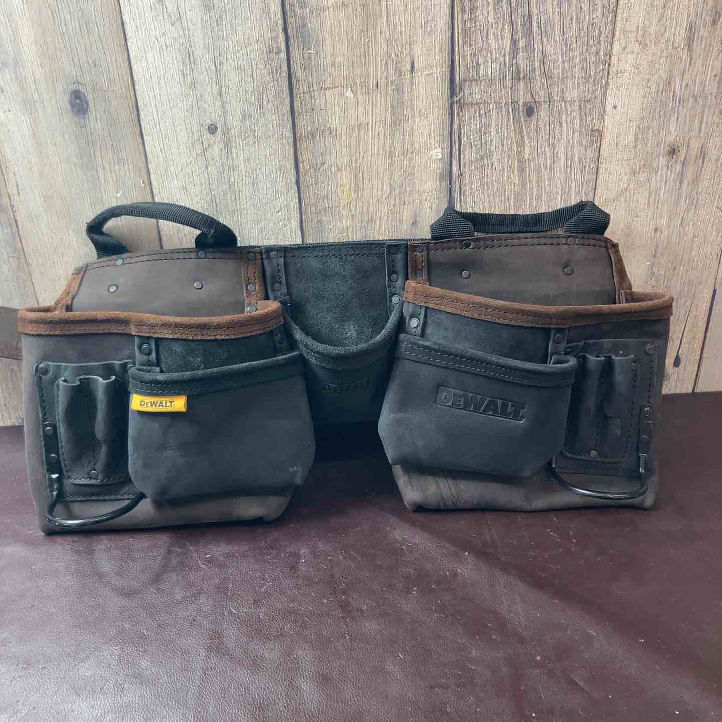 中古品】 デウォルト(DeWALT) 革製腰袋 【東大和店】 – アクトツール