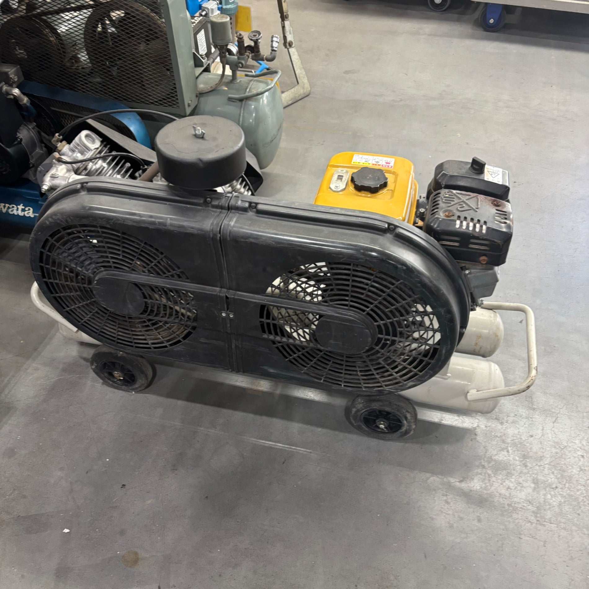 イワタ　コンプレッサー CAINZ-DASH】アネスト岩田 レシプロコンプレッサー（オイル