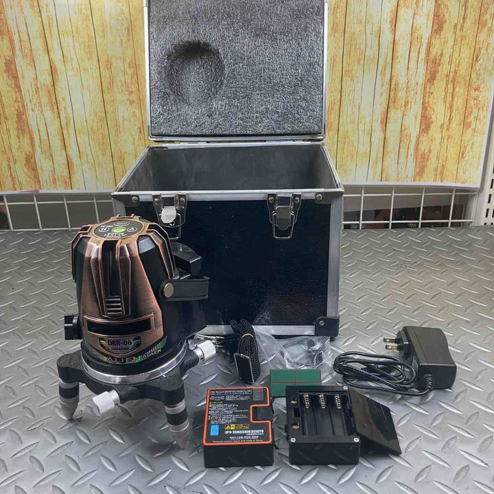 山真製鋸 ブラックレーザードット墨出し器 モデル：DBR-06DOT 【川崎店】