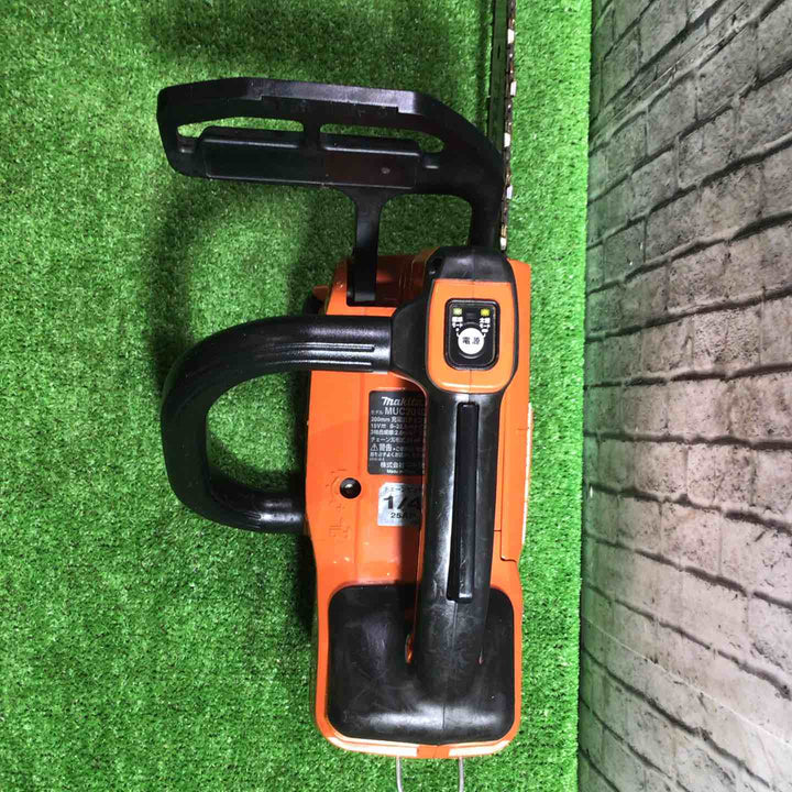 マキタ(Makita) 充電式チェンソー(赤) ガイドバー長さ200mm 18V バッテリ・充電器別売 MUC204CDZR【川口店】