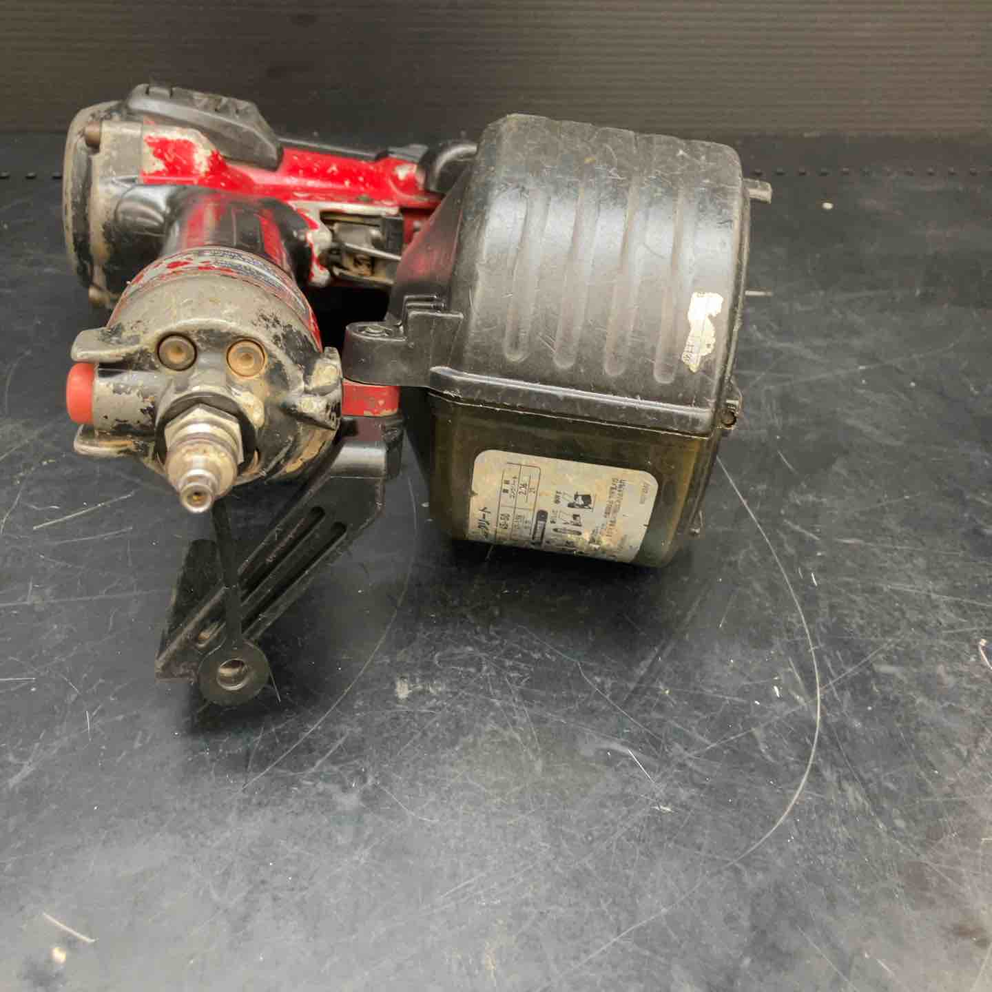 中古品】マキタ(makita) 高圧エア釘打ち機 AN533H 動作確認済み【川越