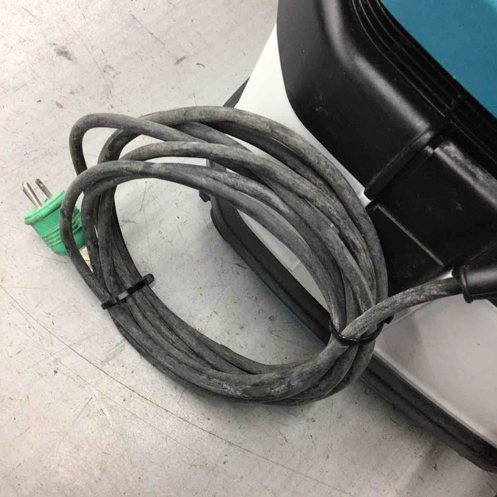 【中古品】★マキタ(makita) 集じん機 乾湿両用 483(P)【戸田店】