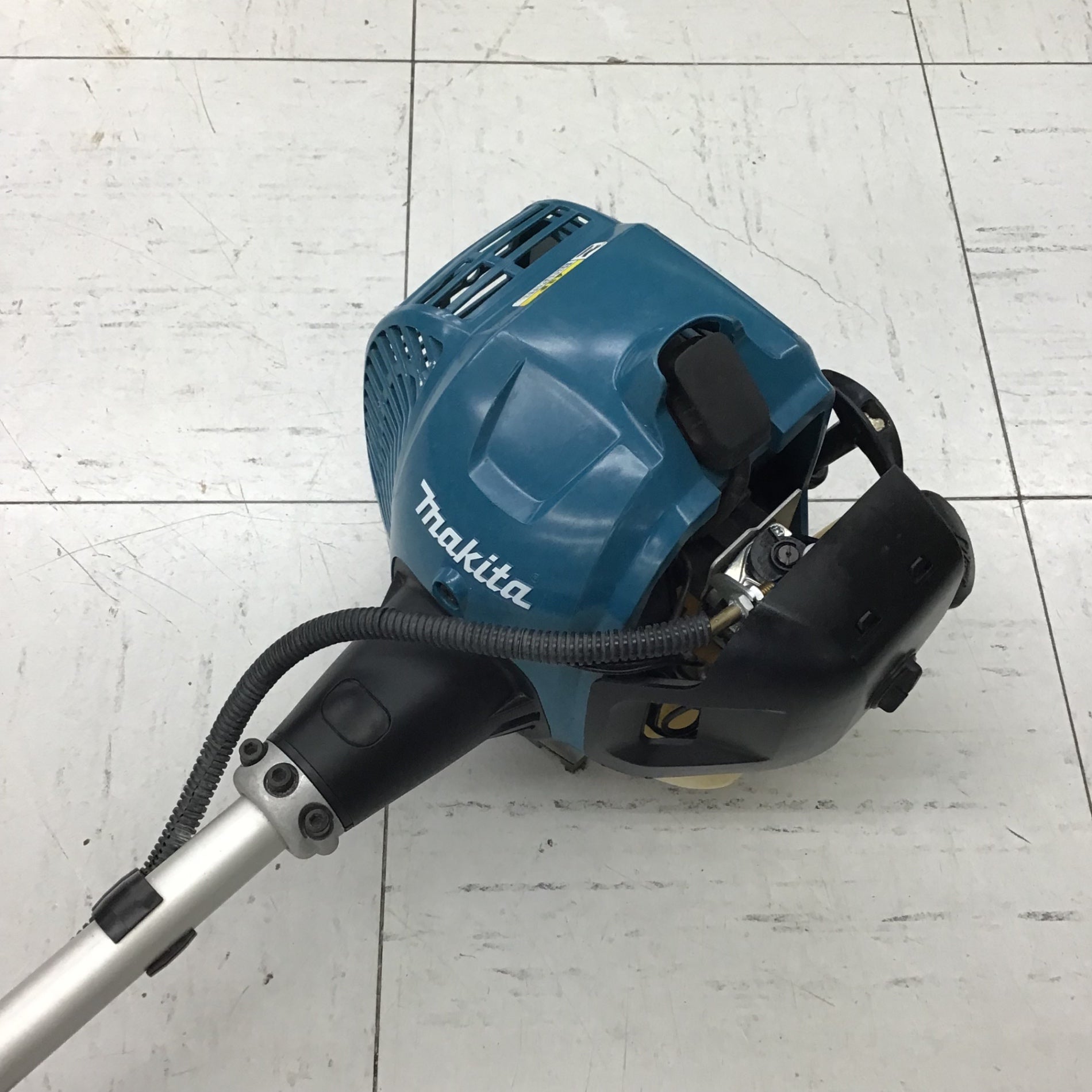 【店頭引き取り限定】 ◎メンテ済み◎ マキタ/makita エンジン刈払機・MEM2300U 【鴻巣店】